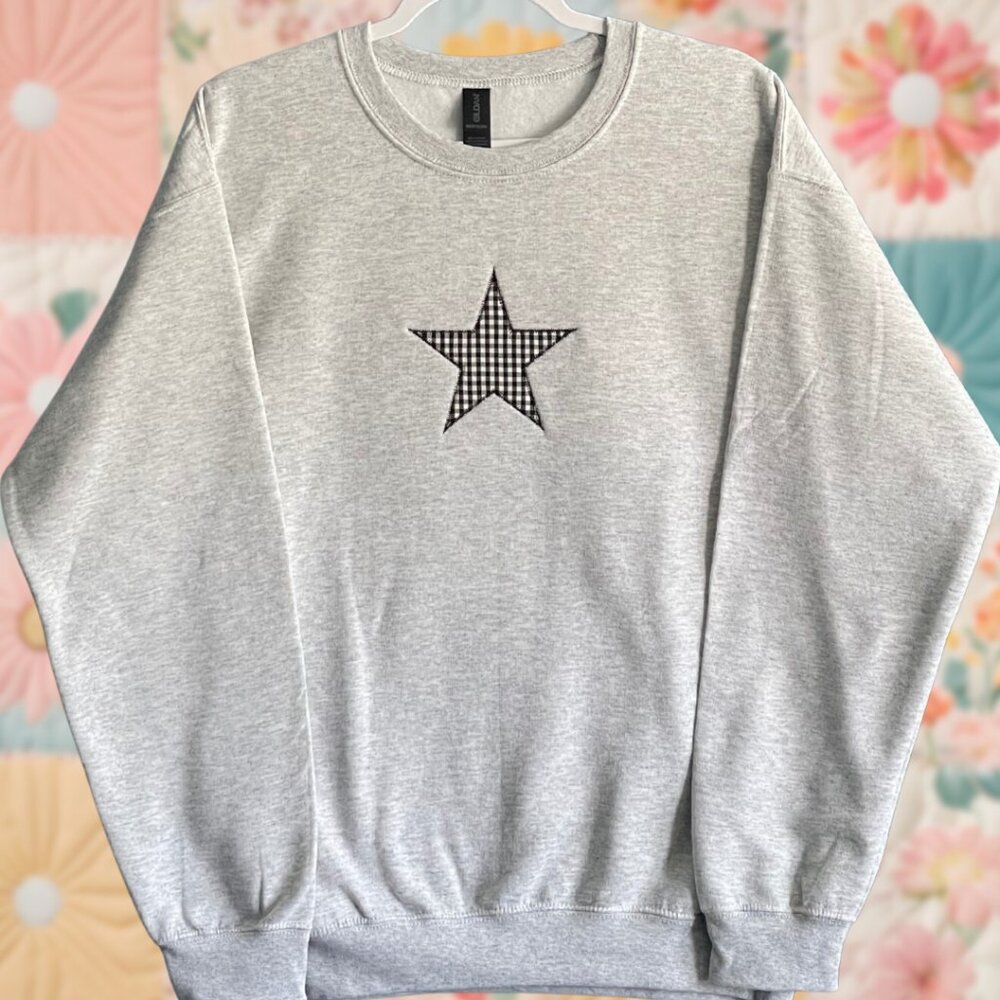 Star Patchwork Gingham Medium Ash Gray Gildan Emb… - image 1